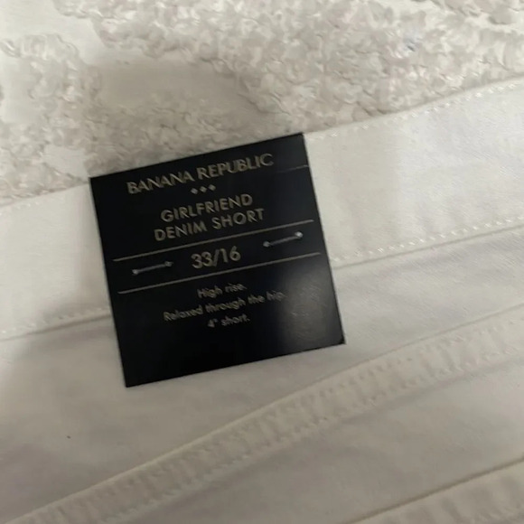 Banana Republic Girlfriend Denim Short - Picture 11 of 13